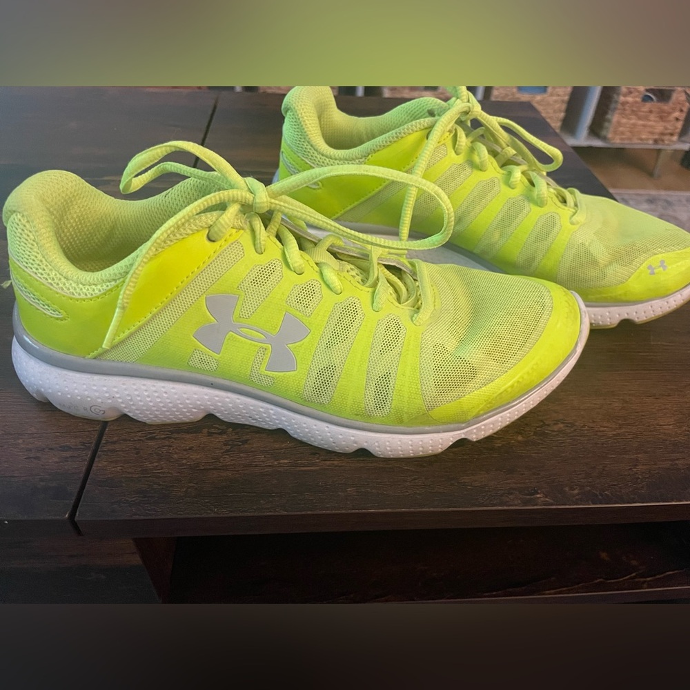 Under Armour Women’s sneakers.  preloved/good condition.